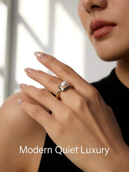 Luminous Frame" Natural Pearl Ring in S925 Silver